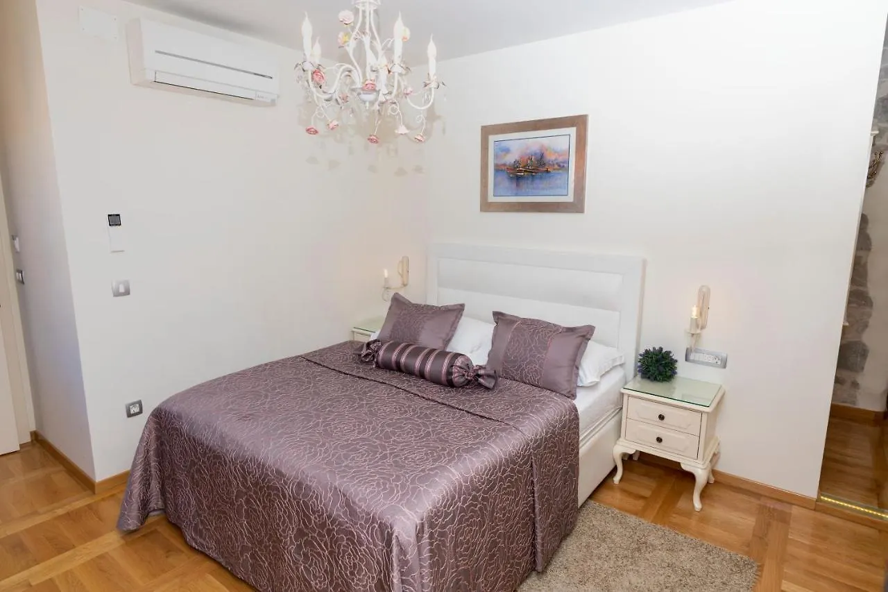 Gothic Palace Heritage Split Guest house